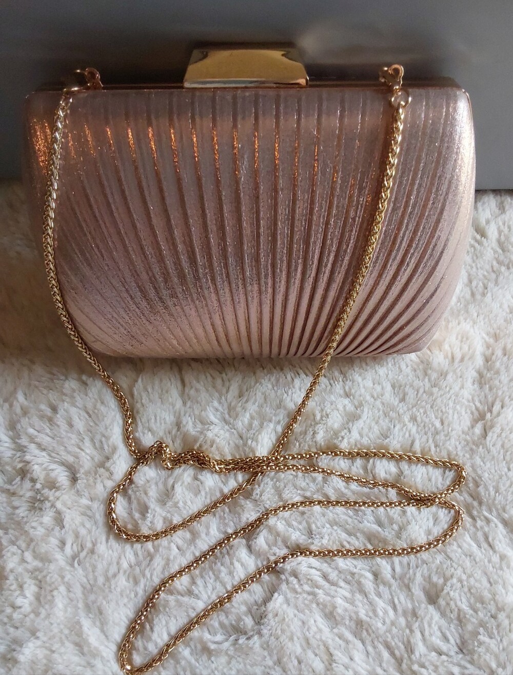 🌺 NWOT Lulu Townsend Rose Gold Metallic Clamshell Clutch with Chain Strap